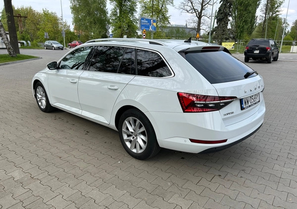 Skoda Superb cena 96600 przebieg: 105450, rok produkcji 2019 z Pabianice małe 254